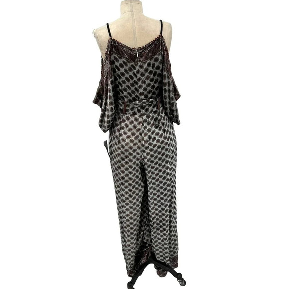 Anthropologie Bl-nk London Jumpsuit Paisley Velvet Cold Shoulder Gray Size Small - Picture 7 of 11
